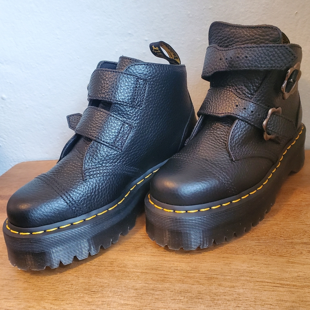 NEW!!! Dr Martens Devon Flower Buckle Nappa Combat Leather Platform Womens 7